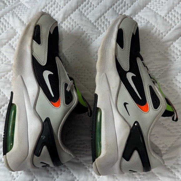 Nike Air Max Bolt Running Shoes Sneakers Youth Size 5Y CW1626-002 Unisex 2022 - Picture 6 of 10